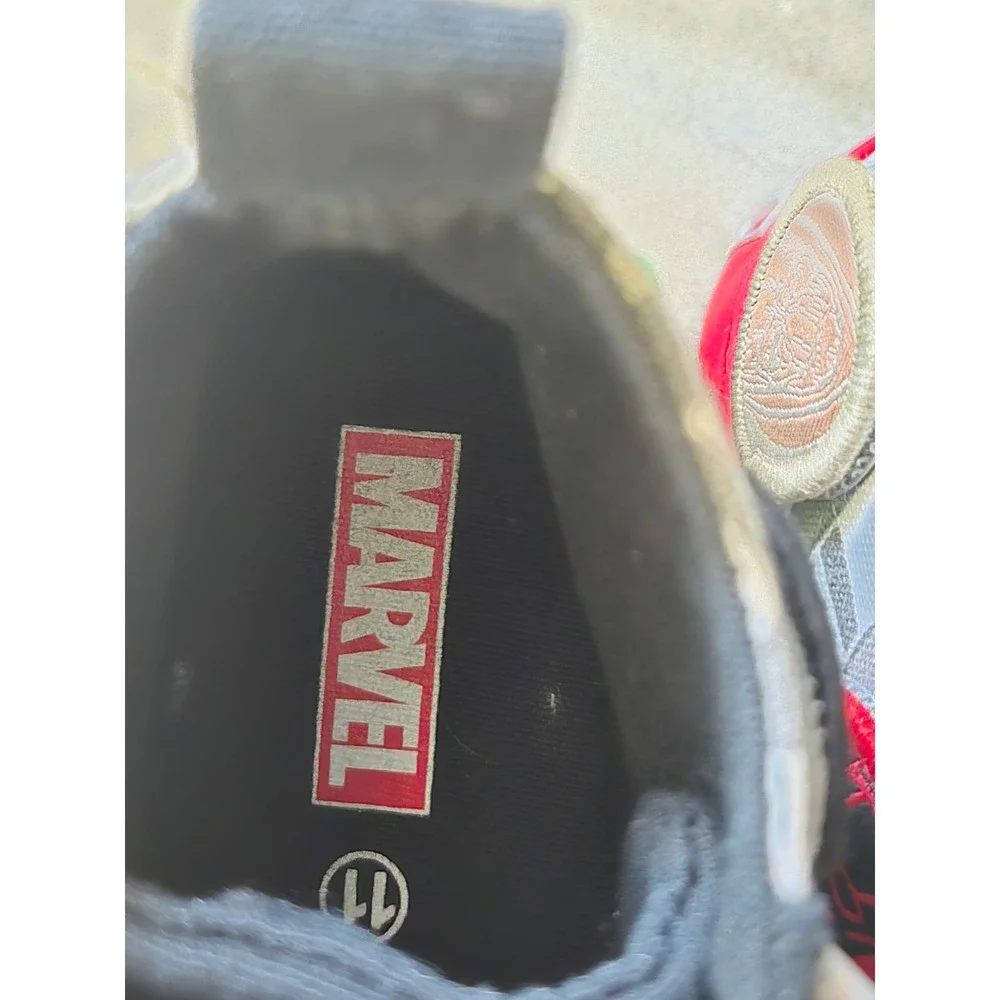 Marvel Avengers High Top Sneakers Black Red Kids Size‎ 11 Patches Superheros